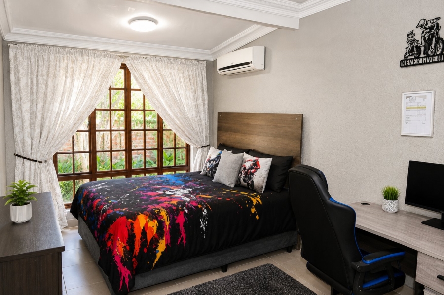 5 Bedroom Property for Sale in Wilkoppies North West